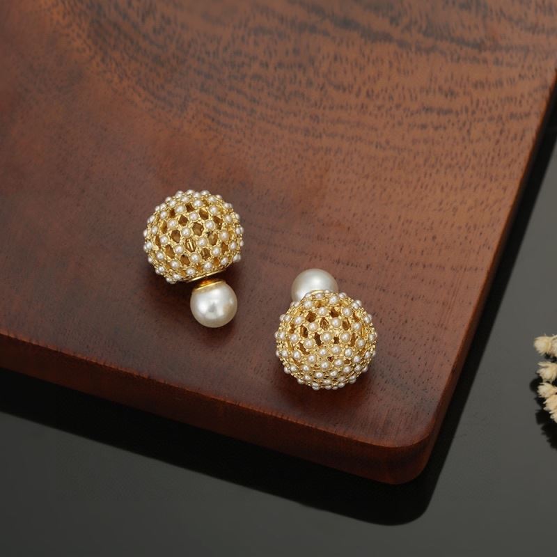 chr1st1an D10r earrings